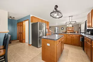 103 Evergreen Dr, Kirkland, IL 60146 - Photo 14