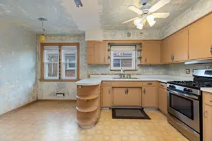 9643 S Richmond Ave, Evergreen Park, IL 60805 - Photo 12