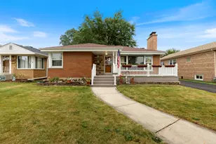 9643 S Richmond Ave, Evergreen Park, IL 60805 - Photo 2