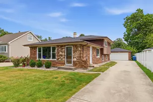 11529 S Laramie Ave, Alsip, IL 60803 - Photo 1