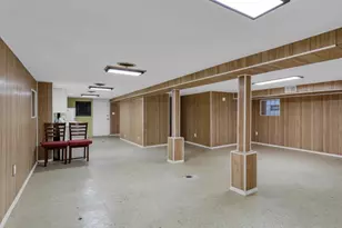 5541 W Roscoe St, Chicago, IL 60641 - Photo 2