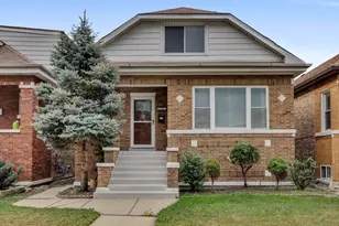 5541 W Roscoe St, Chicago, IL 60641 - Photo 1