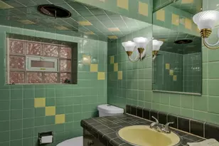 5541 W Roscoe St, Chicago, IL 60641 - Photo 10