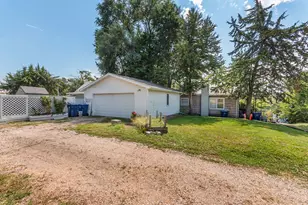 110 2nd St, Lasalle, IL 61301 - Photo 18