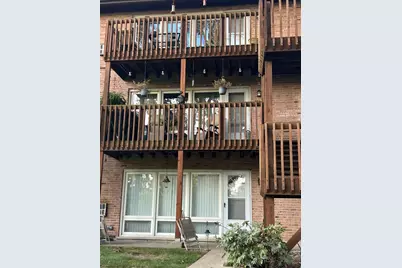 2209 Arbor Circle #25, Downers Grove, IL 60515 - Photo 2