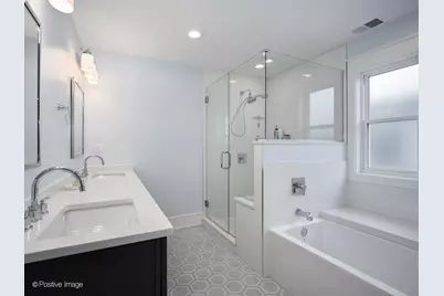5534 N Linder Avenue, Chicago, IL 60630 - Photo 18