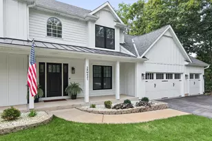 28W031 Greenview Ave, Warrenville, IL 60555 - Photo 2
