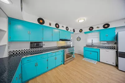 201 S Yale Avenue, Addison, IL 60101 - Photo 6