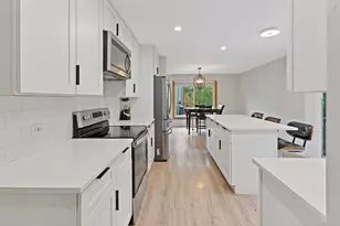 1720 Bolson Dr, Downers Grove, IL 60516 - Photo 12