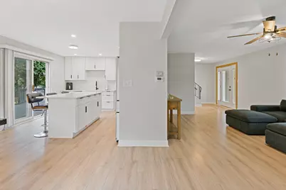 1720 Bolson Drive, Downers Grove, IL 60516 - Photo 8