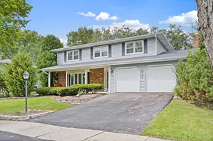 1720 Bolson Dr, Downers Grove, IL 60516 - Photo 1