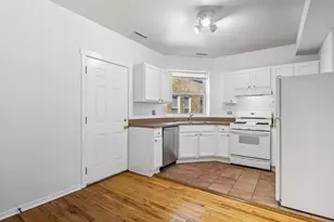 4546 N Troy St, Chicago, IL 60625 - Photo 12