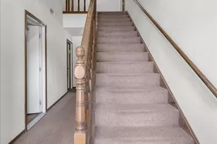 1511 Longwood Dr, Sycamore, IL 60178 - Photo 2