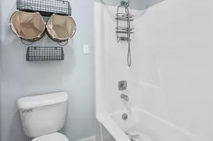 1511 Longwood Dr, Sycamore, IL 60178 - Photo 16