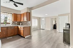 7118 W 74th St, Chicago, IL 60638 - Photo 6
