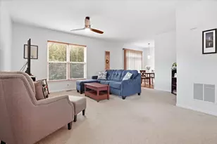 674 Shoreline Dr, Grayslake, IL 60030 - Photo 10