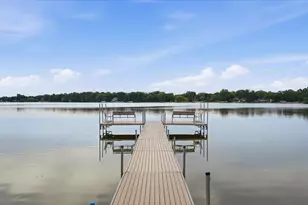 674 Shoreline Dr, Grayslake, IL 60030 - Photo 2