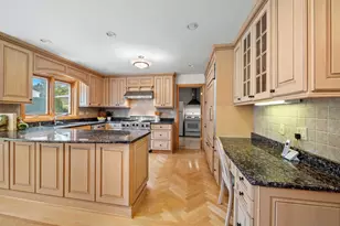 2334 Phillips Dr, Glenview, IL 60026 - Photo 6