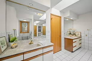 2334 Phillips Dr, Glenview, IL 60026 - Photo 18