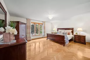 2334 Phillips Dr, Glenview, IL 60026 - Photo 16