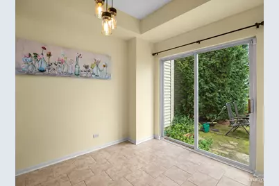 1062 Stamford Court, Aurora, IL 60502 - Photo 8