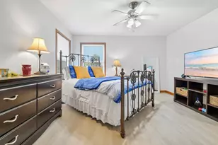 136 N Van Buren Ave, Bradley, IL 60915 - Photo 10