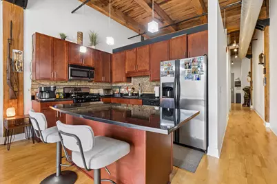 770 W Gladys Avenue #304, Chicago, IL 60661 - Photo 4