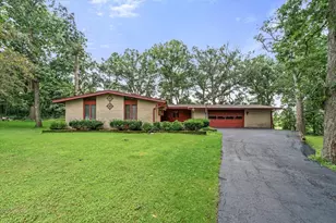 3S984 Oakland Ln, North Aurora, IL 60542 - Photo 1