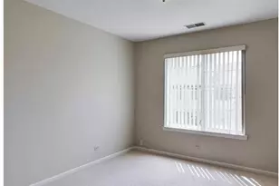 1 S Oakhurst Dr, Aurora, IL 60504 - Photo 20