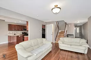 1390 Somerset Dr, Beecher, IL 60401 - Photo 4