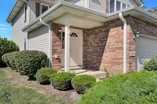 1390 Somerset Dr, Beecher, IL 60401 - Photo 2