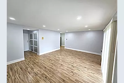 568 Fairway View Drive #2J, Wheeling, IL 60090 - Photo 2