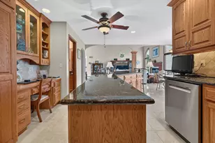 13 Bay Pointe Dr, Bloomington, IL 61704 - Photo 12