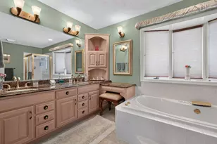 13 Bay Pointe Dr, Bloomington, IL 61704 - Photo 24