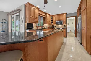 13 Bay Pointe Dr, Bloomington, IL 61704 - Photo 18
