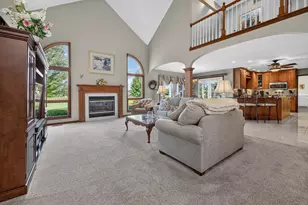 13 Bay Pointe Dr, Bloomington, IL 61704 - Photo 8