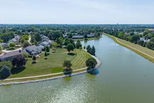 13 Bay Pointe Dr, Bloomington, IL 61704 - Photo 4