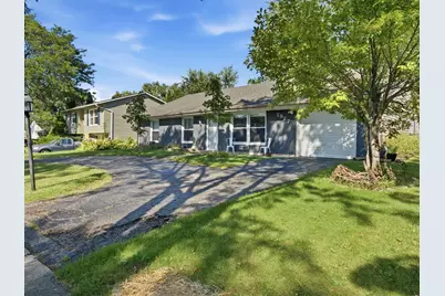 7927 Sherwood Circle, Hanover Park, IL 60133 - Photo 2
