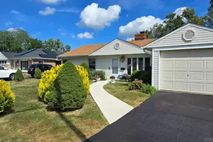 250 Marquette St, Park Forest, IL 60466 - Photo 1