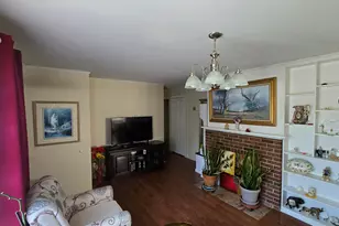 250 Marquette St, Park Forest, IL 60466 - Photo 10
