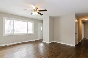 156 Terry Ct, Woodstock, IL 60098 - Photo 4