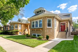 2637 W Coyle Ave, Chicago, IL 60645 - Photo 1
