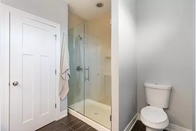 2637 W Coyle Avenue, Chicago, IL 60645 - Photo 16
