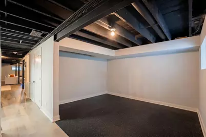 2637 W Coyle Avenue, Chicago, IL 60645 - Photo 26