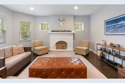2637 W Coyle Avenue, Chicago, IL 60645 - Photo 6