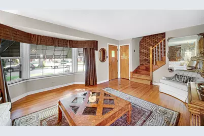 138 Linden Avenue, Bellwood, IL 60104 - Photo 2