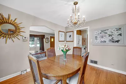 138 Linden Avenue, Bellwood, IL 60104 - Photo 4