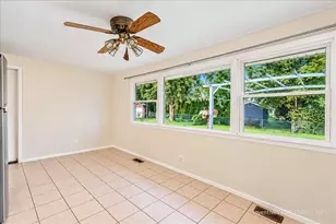 319 Kemah Ln, Schaumburg, IL 60193 - Photo 6