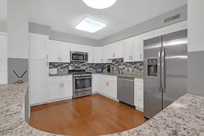720 Creekside Drive #303, Mount Prospect, IL 60056 - Photo 8