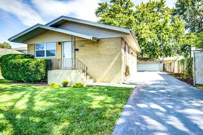14425 Tripp Avenue, Midlothian, IL 60445 - Photo 1
